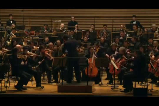 [图]郑明勋指挥阿里郎幻想曲 - Unhasu Orchestra & Radio France Philharmonic Orchestra