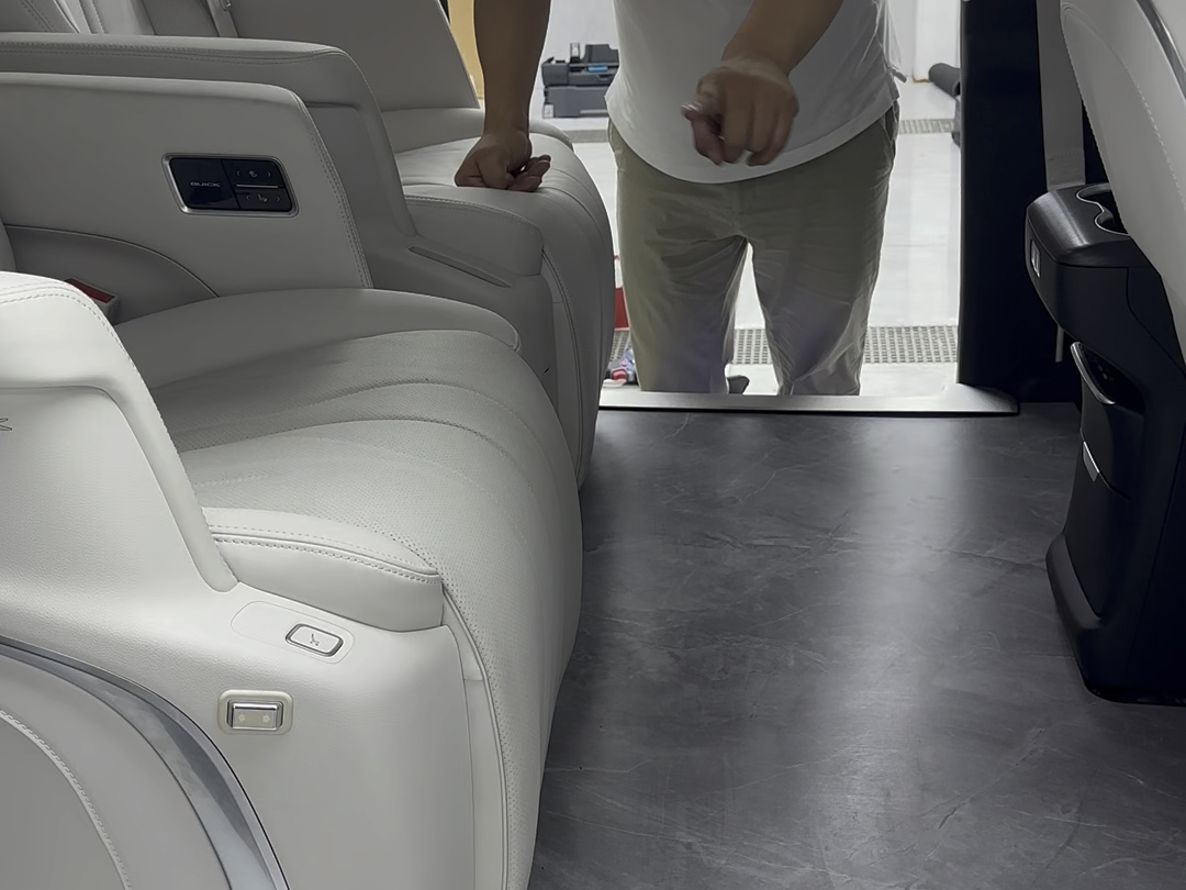 别克gl8新款插电混动phev #别克gl8 #gl8改装 #别克gl8 地板安装流程