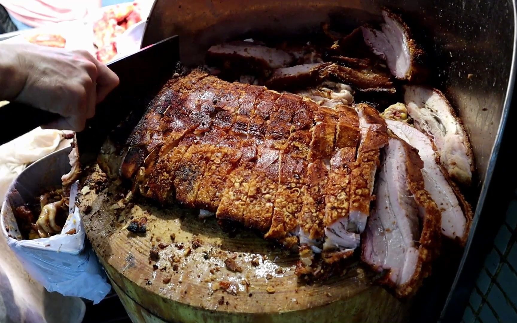 【香港街头美食】深水埗礼记烧腊,烧腩仔脆卜卜,叉烧,烧肉,烧味.哔哩哔哩bilibili