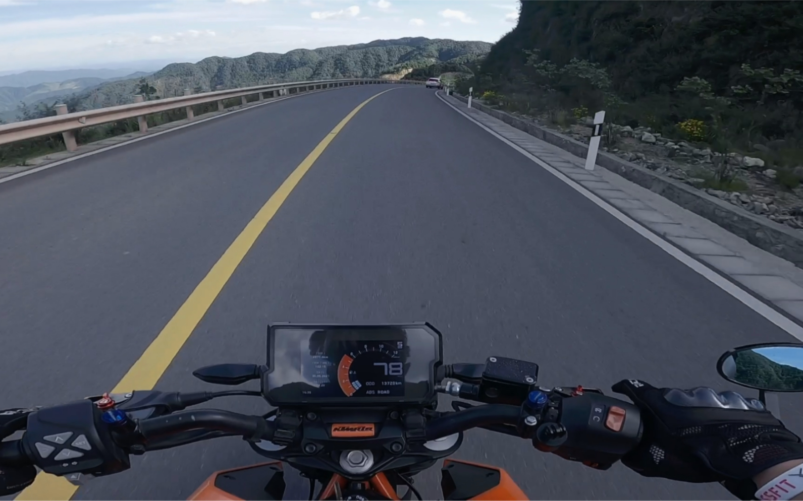 KTM Duke 390 和好友一起刷金华东白山哔哩哔哩bilibili