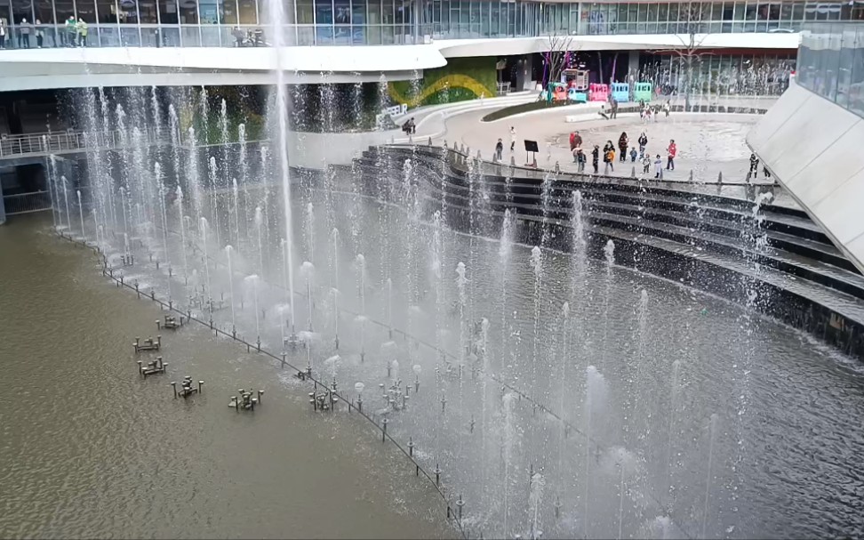 [图]南京奥特莱斯音乐喷泉。。。万宝路进行曲