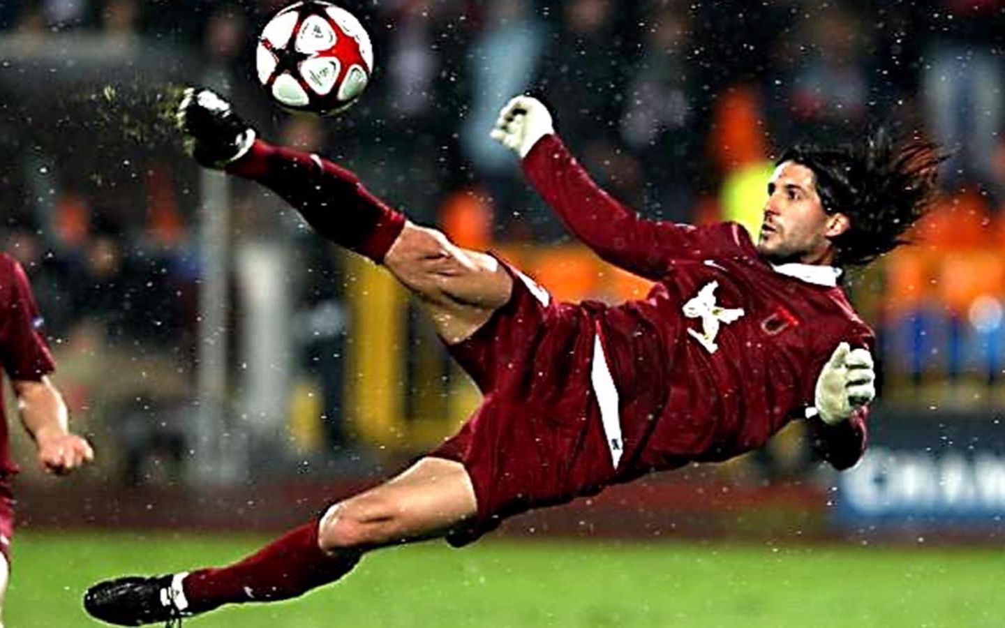 阿奎罗的极限负角度射门进球