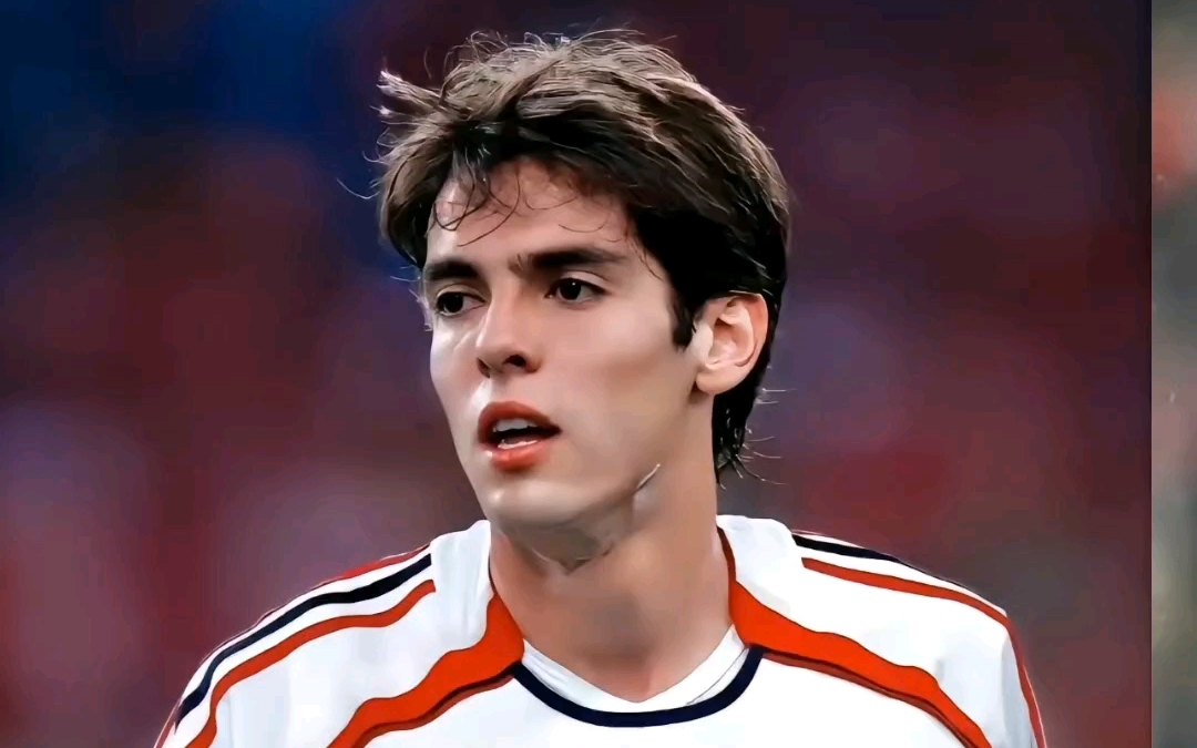 天下足球描写卡卡经典语录,银靴照白马,飒踏如流星.