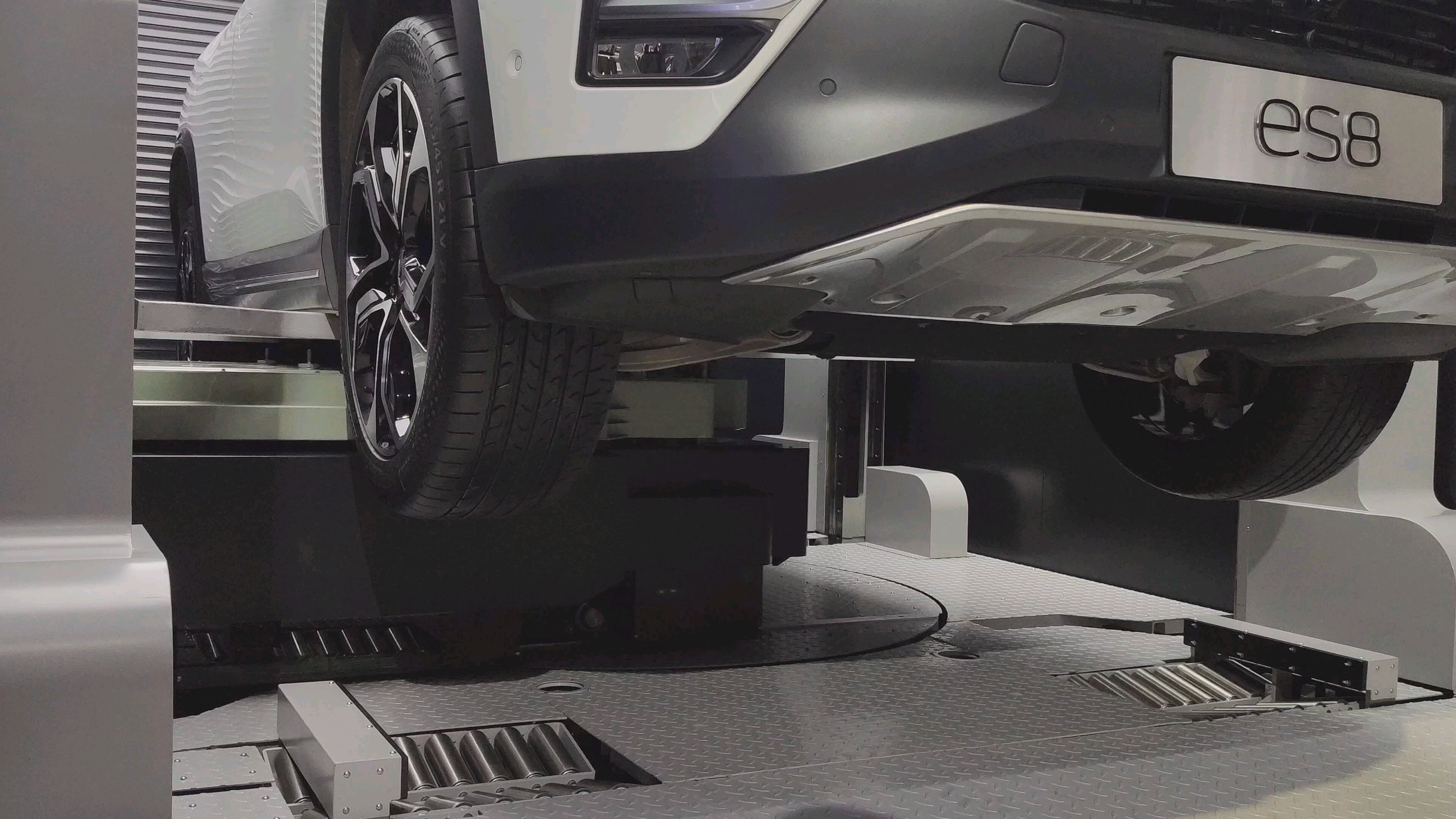 汽车蔚来es8电池更换