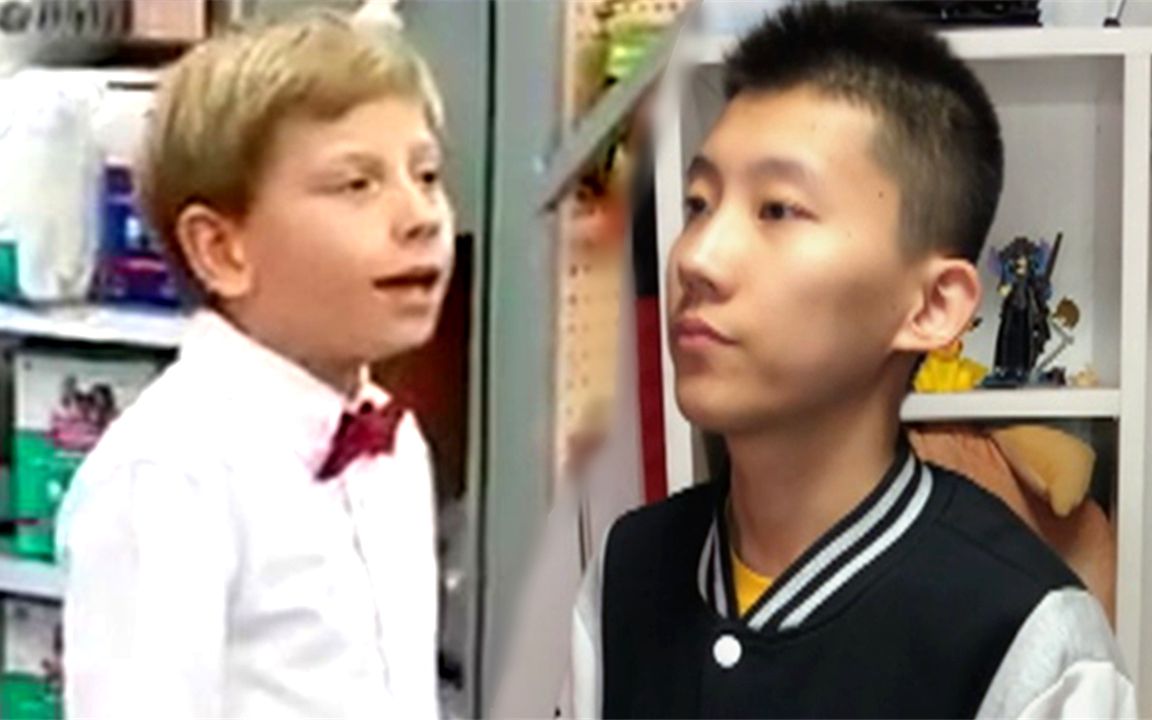 [图]第一次模仿抖音跳舞 kid singing in walmart