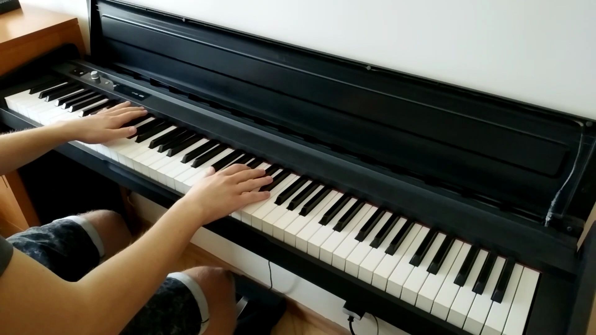 [图]Metro_Last_Light_-_Into_Sunset_(Piano_Cover)地铁最后的曙光 into sunset