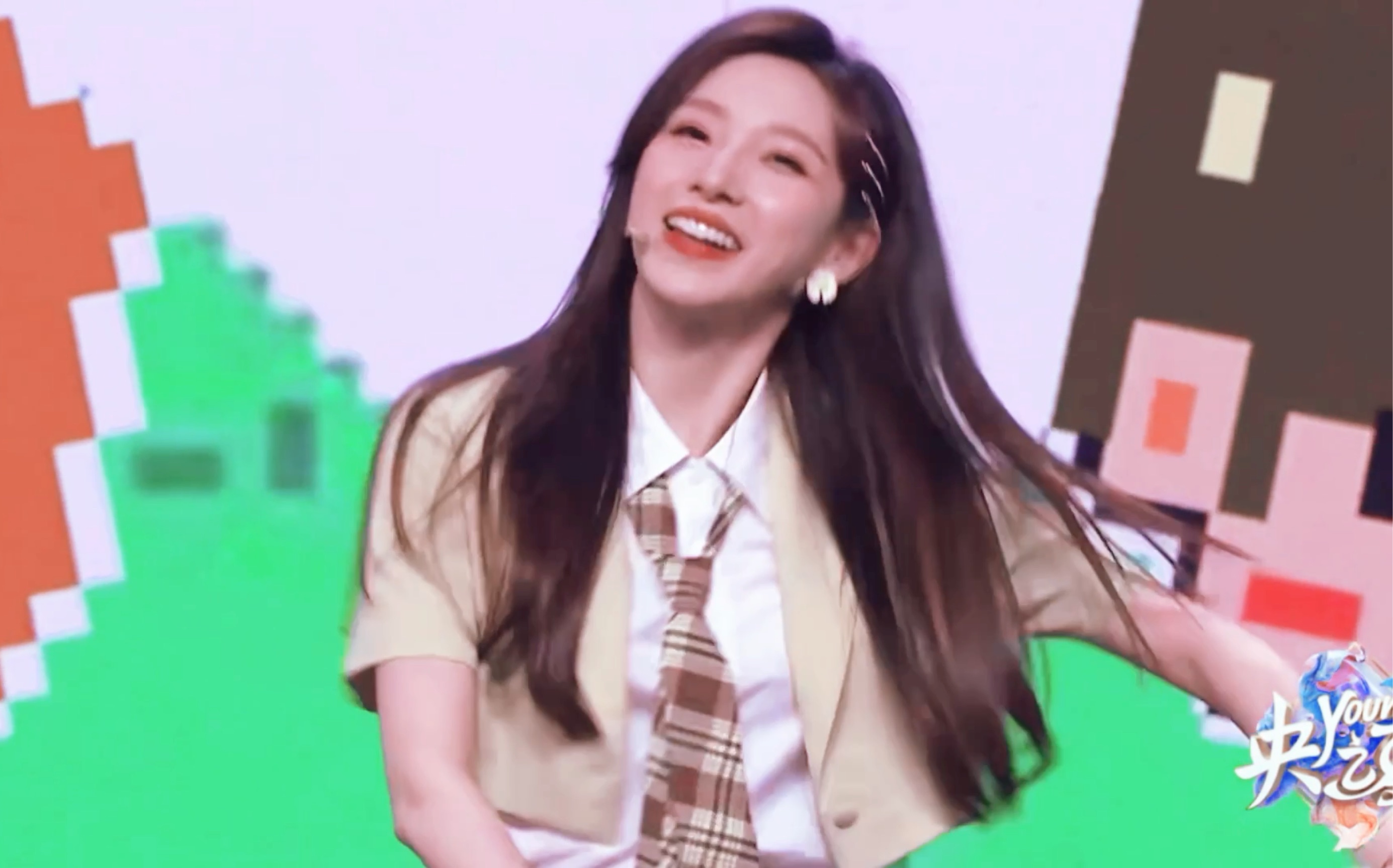 【马凡舒】央young之夏镜头混剪 求多给仙女姐姐镜头!