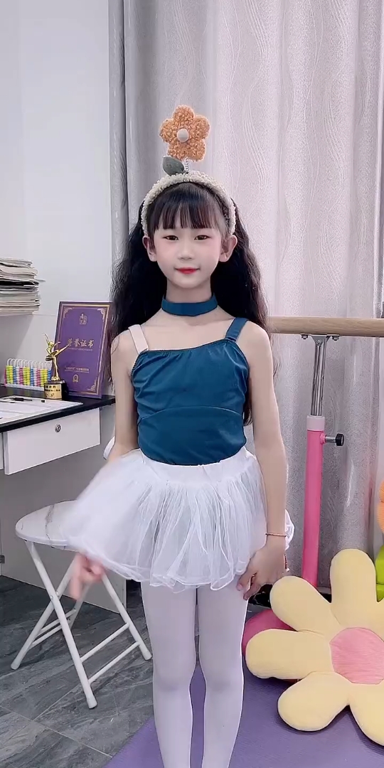 我是萱宝宝吖:爱跳舞的小姑娘