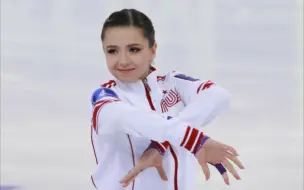 Video herunterladen: 【Kamila Valieva】新鲜的3Lz+3Lo，4T+3T，4S，3A