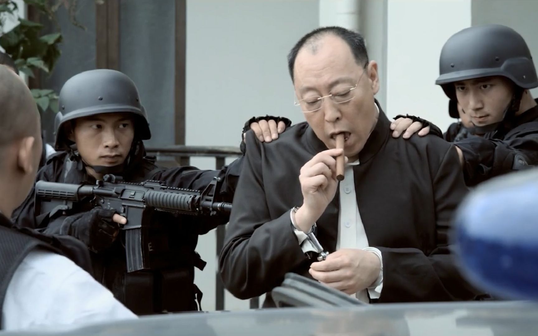 嚣张至极的五大反派人物乌鸦会场掀桌子洪金宝聚众摔酒瓶