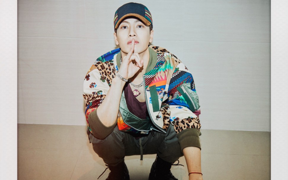 【王嘉尔】新曲《dna》舞台首秀