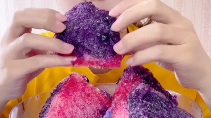 转载:快手吃冰小达人燕子的酥脆冰呀_哔哩哔哩_bilibili