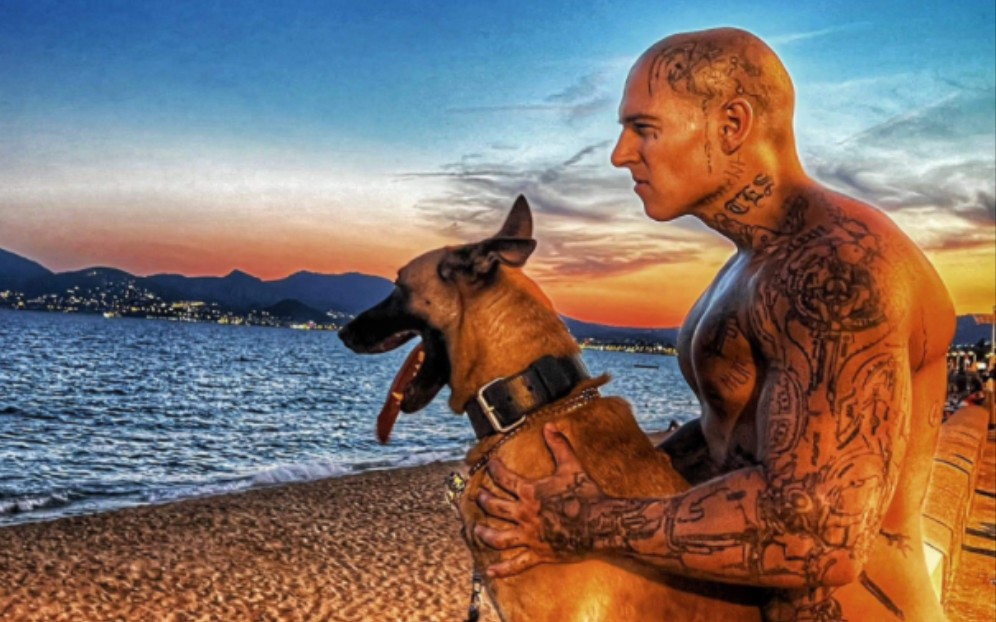 法国健身野兽jerome pina 海边与爱犬美好时光_哔哩哔哩_bilibili