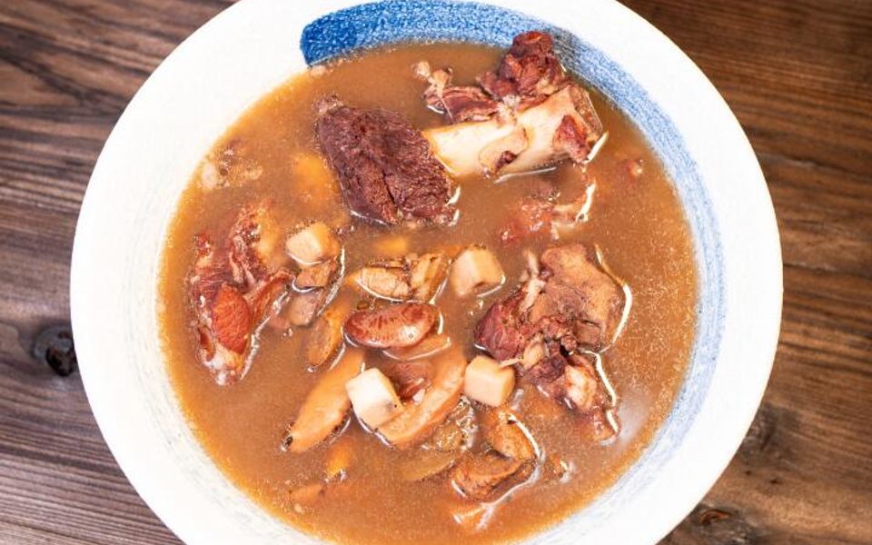 广东人春季最适合喝的土茯苓牛大力猪骨汤