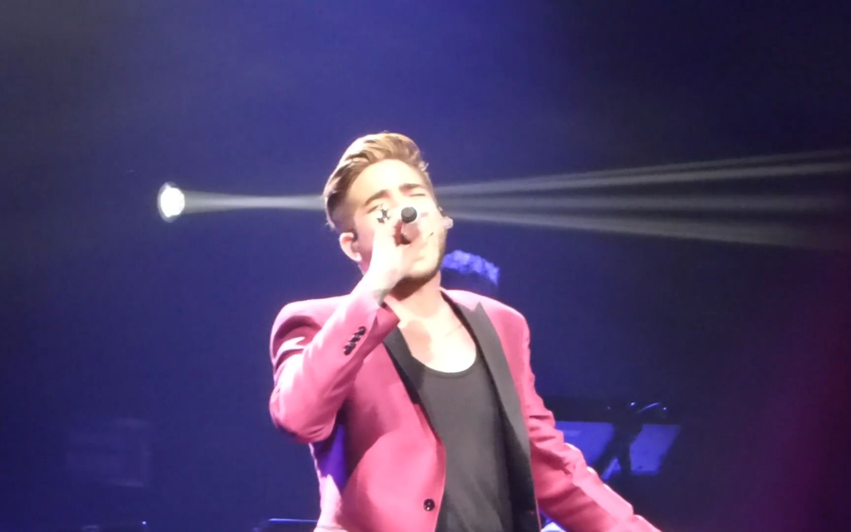 [图]20160108 Adam Lambert - Mad World & There I Said It at Tokyo Dome City Hall