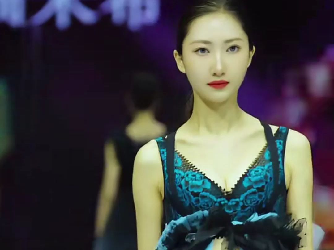 2023广州内衣展模特秀2