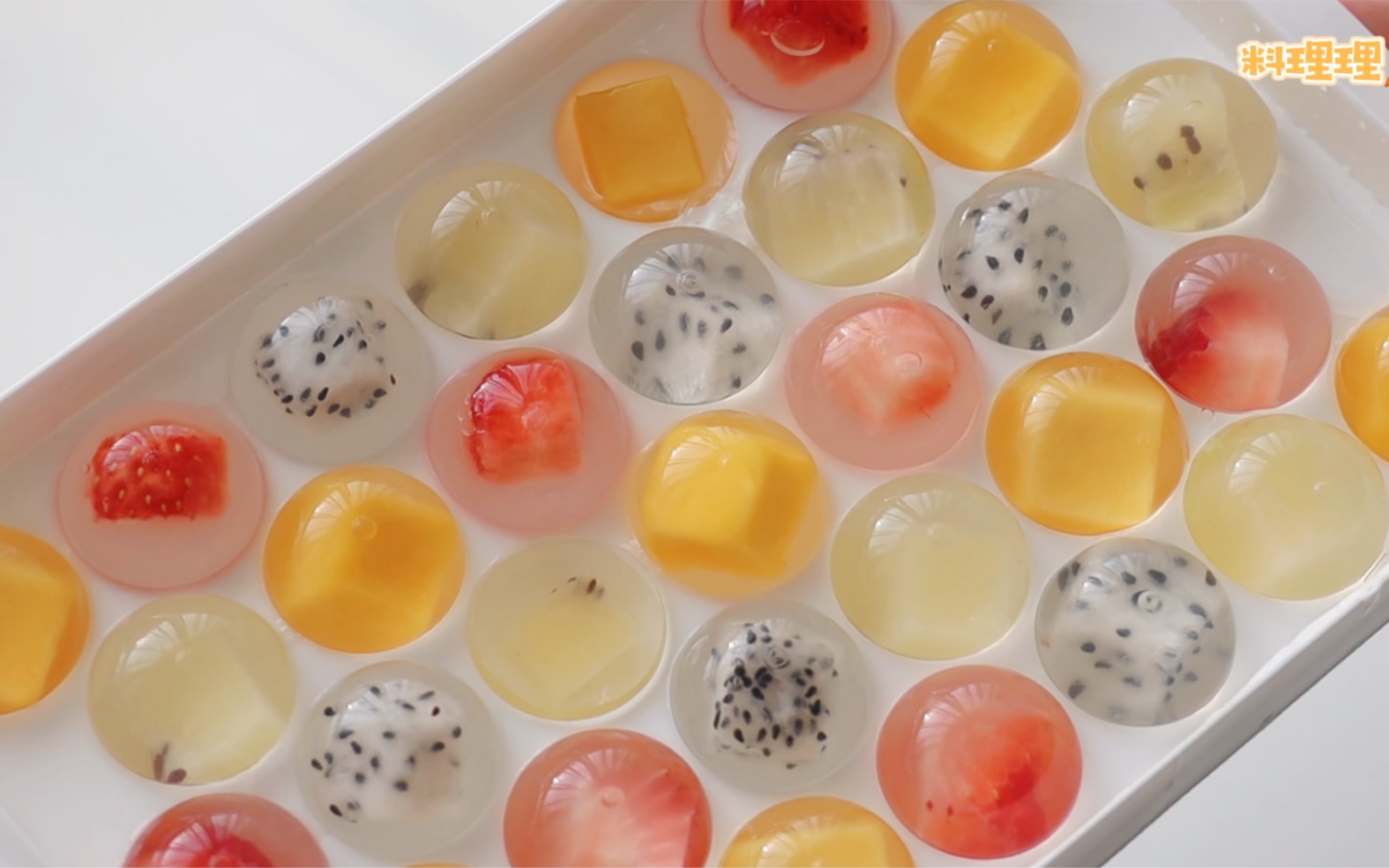 活动作品就叫快乐果冻球好了