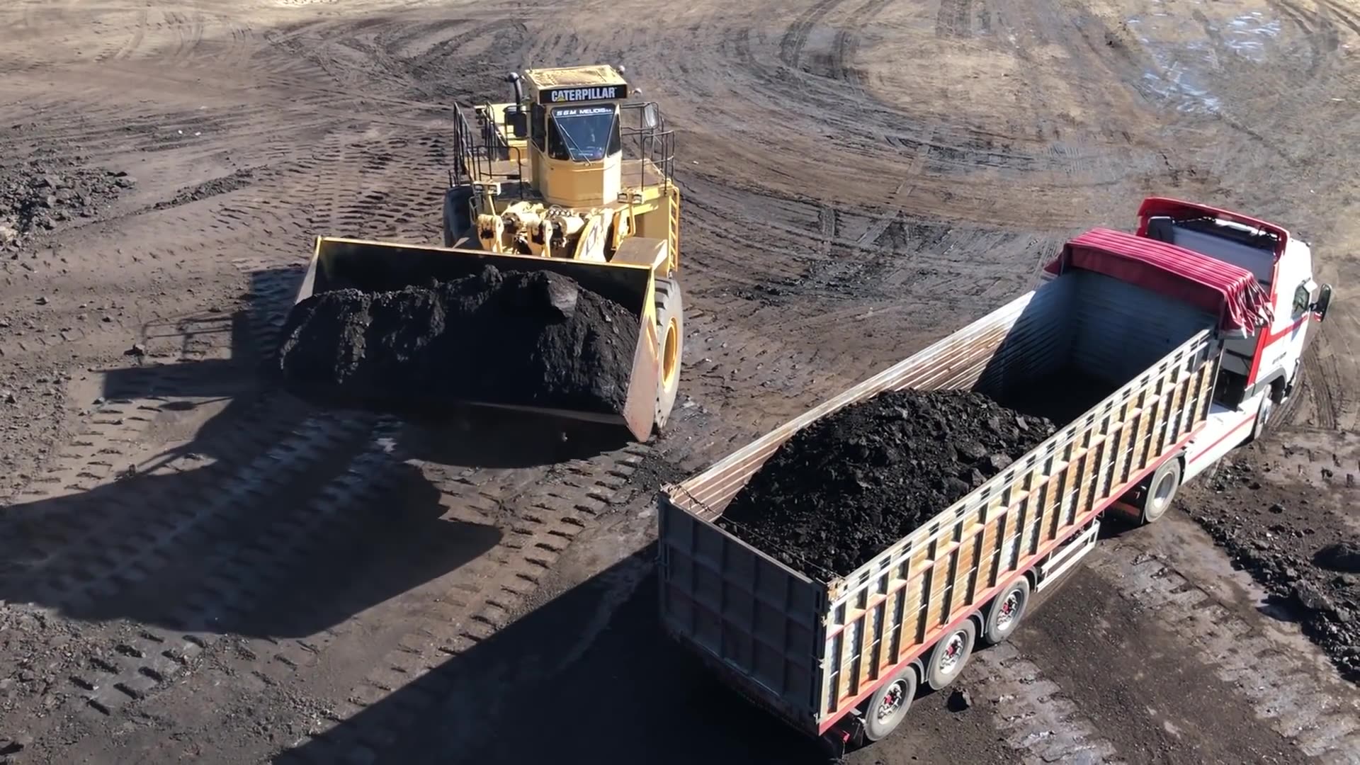 cat 992c装载机铲煤_哔哩哔哩 (゜-゜)つロ 干杯~-bilibili