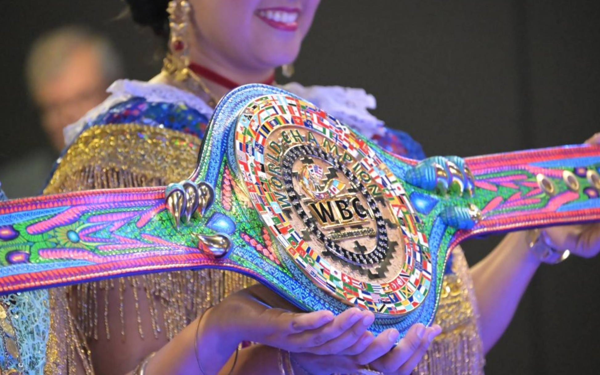 阿瓦雷兹vs戈洛夫金三番战wbc特制虎爪腰带_哔哩哔哩_bilibili