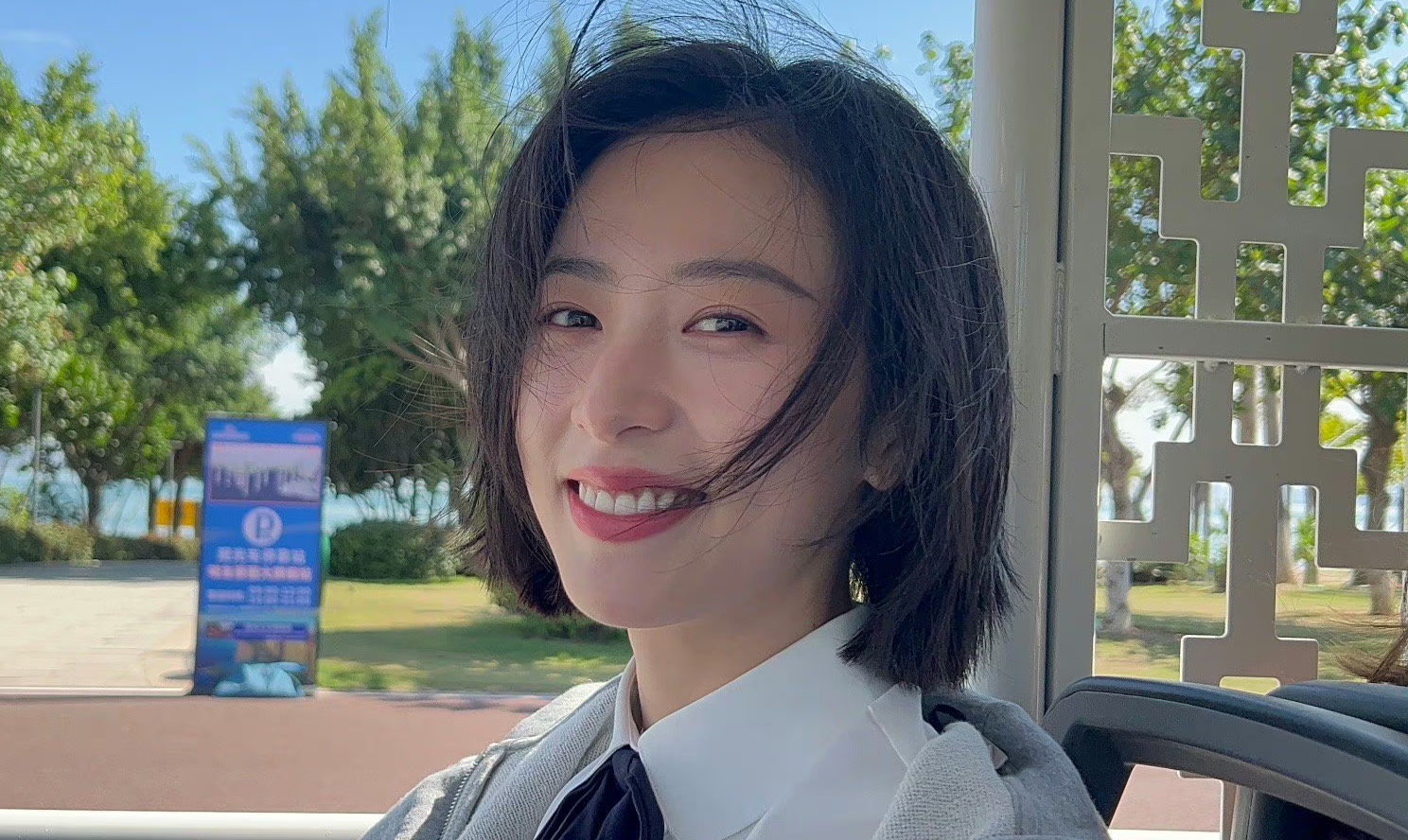 周雨彤|你尽管做你自己就好.