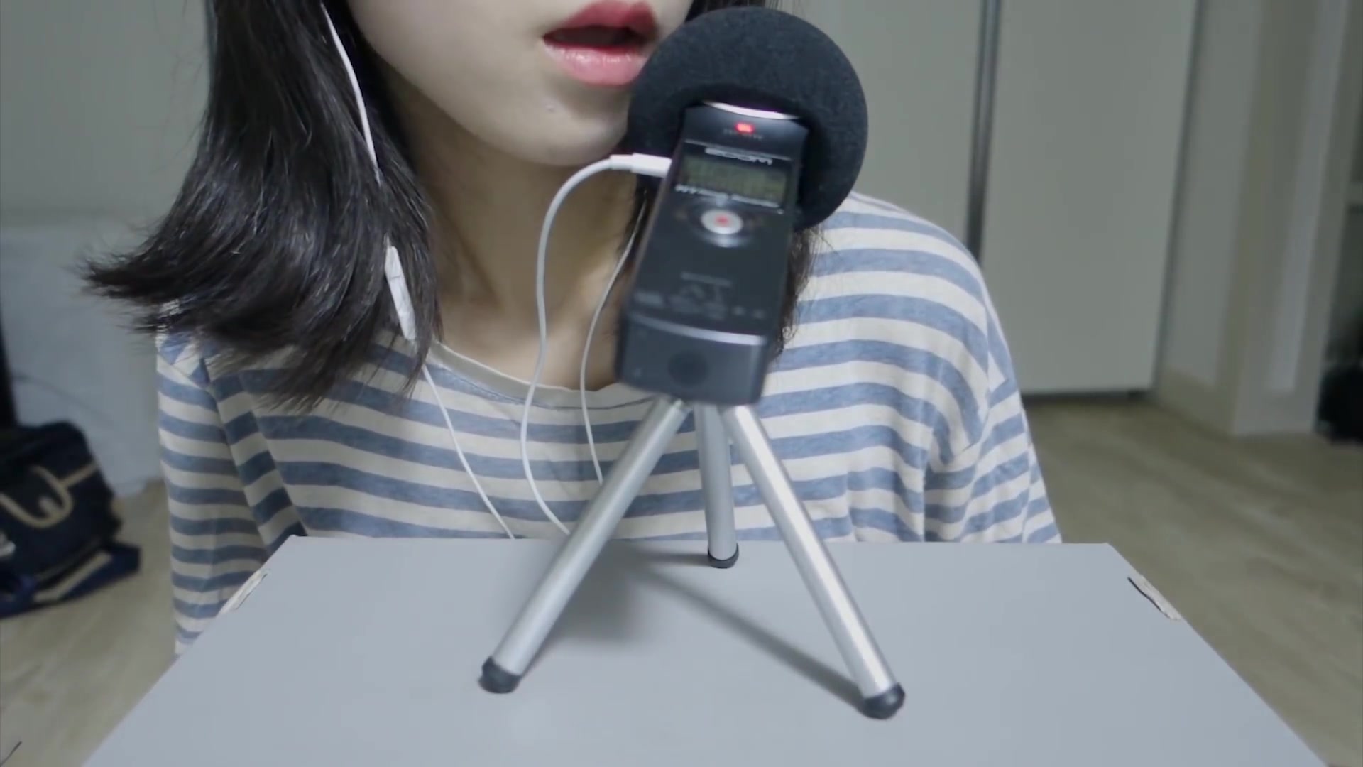 latte韩国拿铁小姐姐夜晚亲吻你入睡半小时亲吻声口腔音温柔舒适