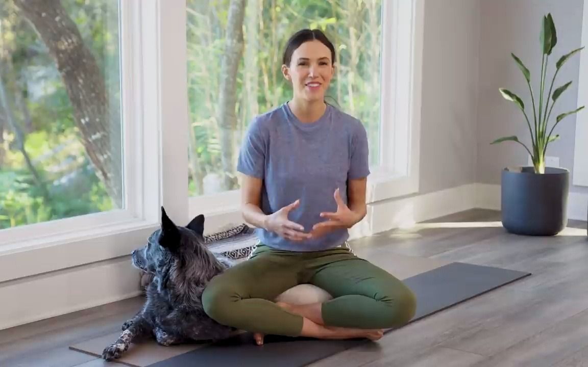 与adriene进行为期30天的瑜伽之旅这颜值爆表了