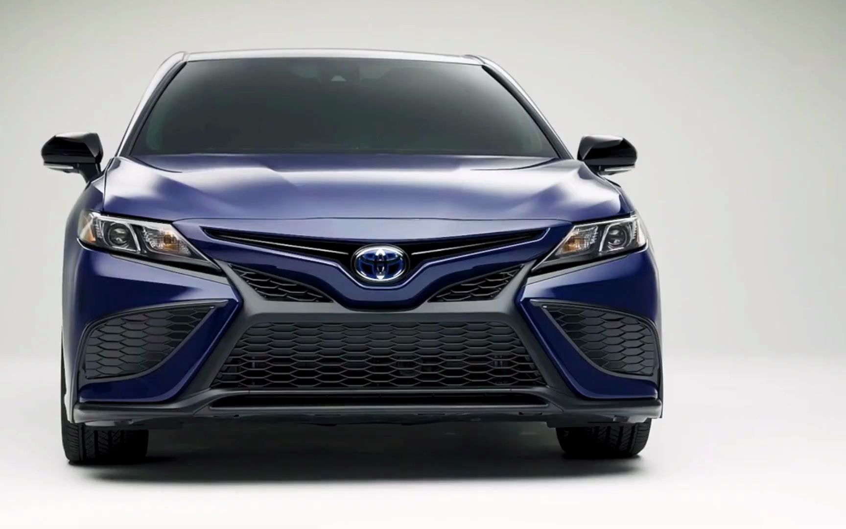 2024款丰田凯美瑞se抢先看新的设计内饰