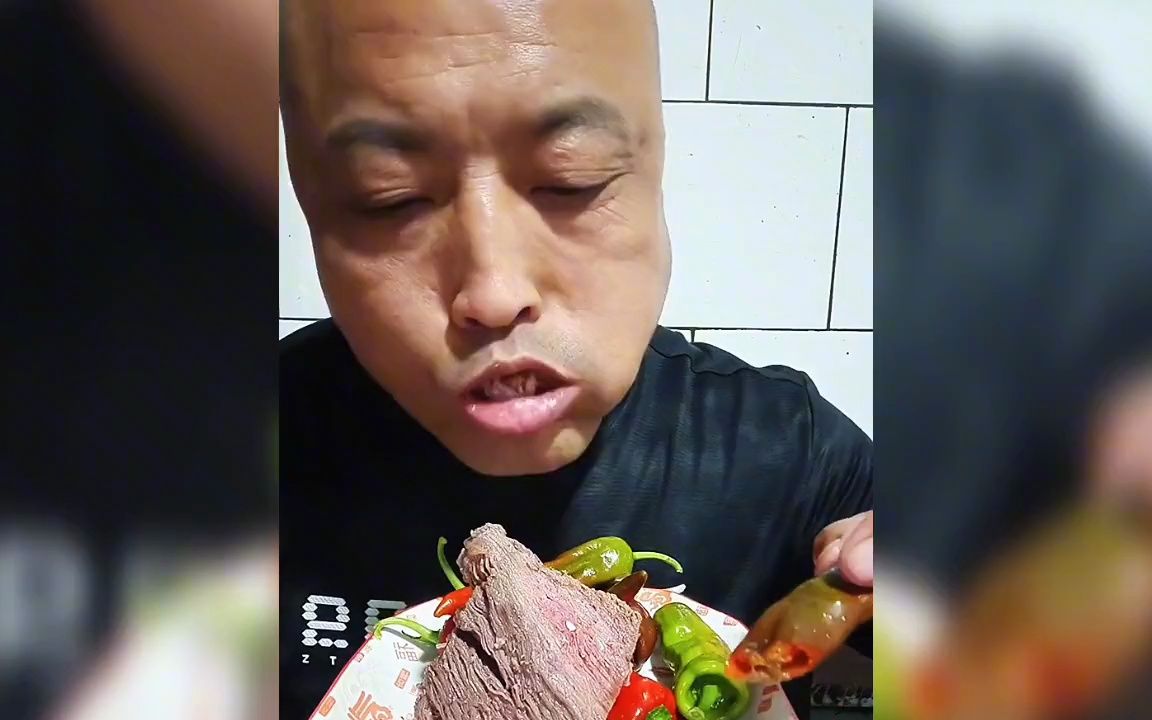 盘点东北辣椒哥日常干饭名场面,吃播我只服辣椒哥