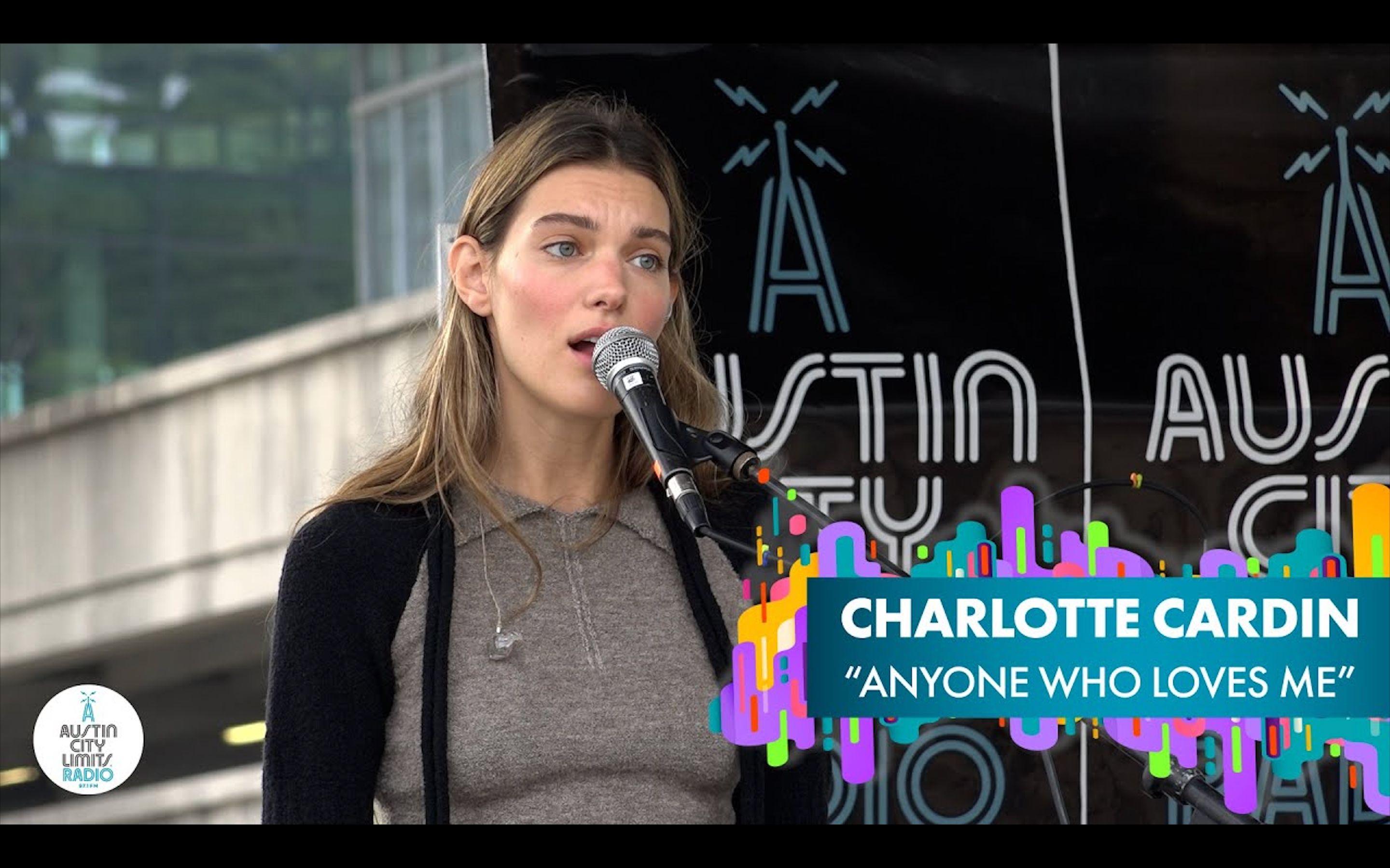 [图]【Charlotte Cardin】「Anyone Who Loves me」Austin City Limits Music Festival 2022现场