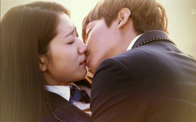 【李敏镐 朴信惠】金叹,车恩尚之动心天台初吻!