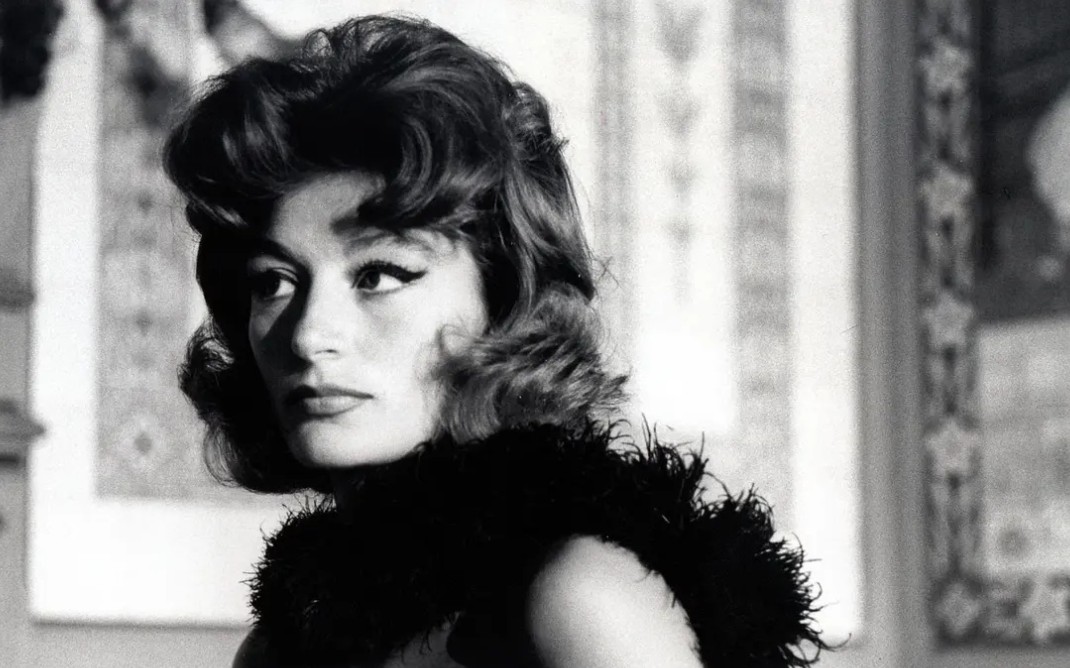 萝拉阿努克艾梅如梦似幻感受法国新浪潮的清新华丽