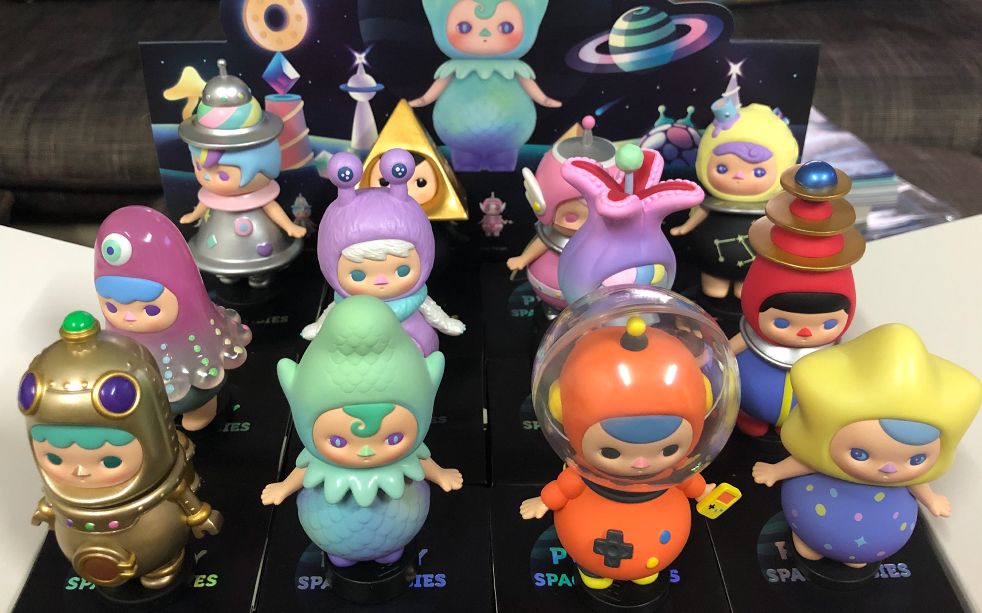 pucky毕奇宇宙盲盒拆箱泡泡玛特