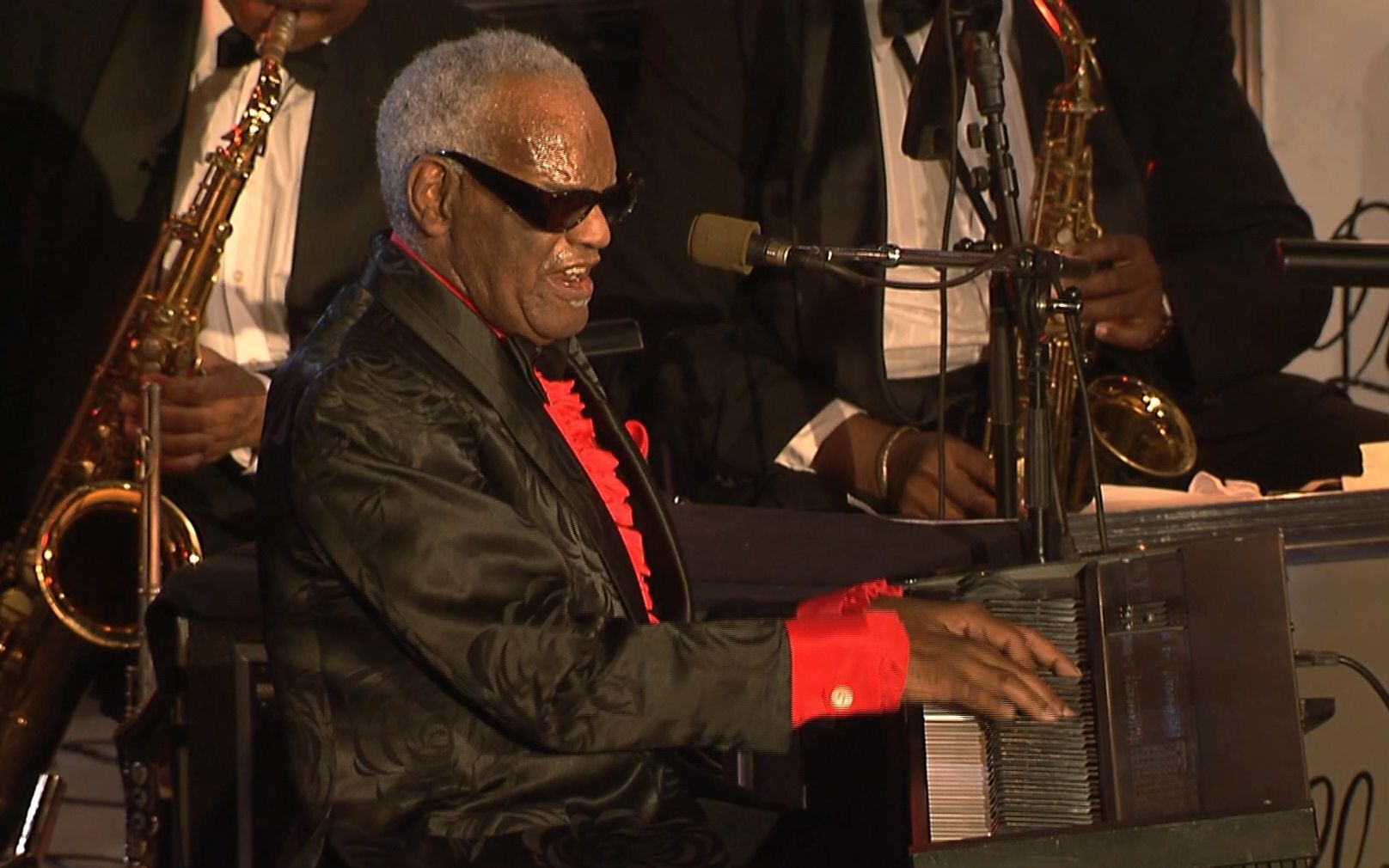 [图]【经典现场】【雷查尔斯】Ray Charles：Live At Montreux 1997