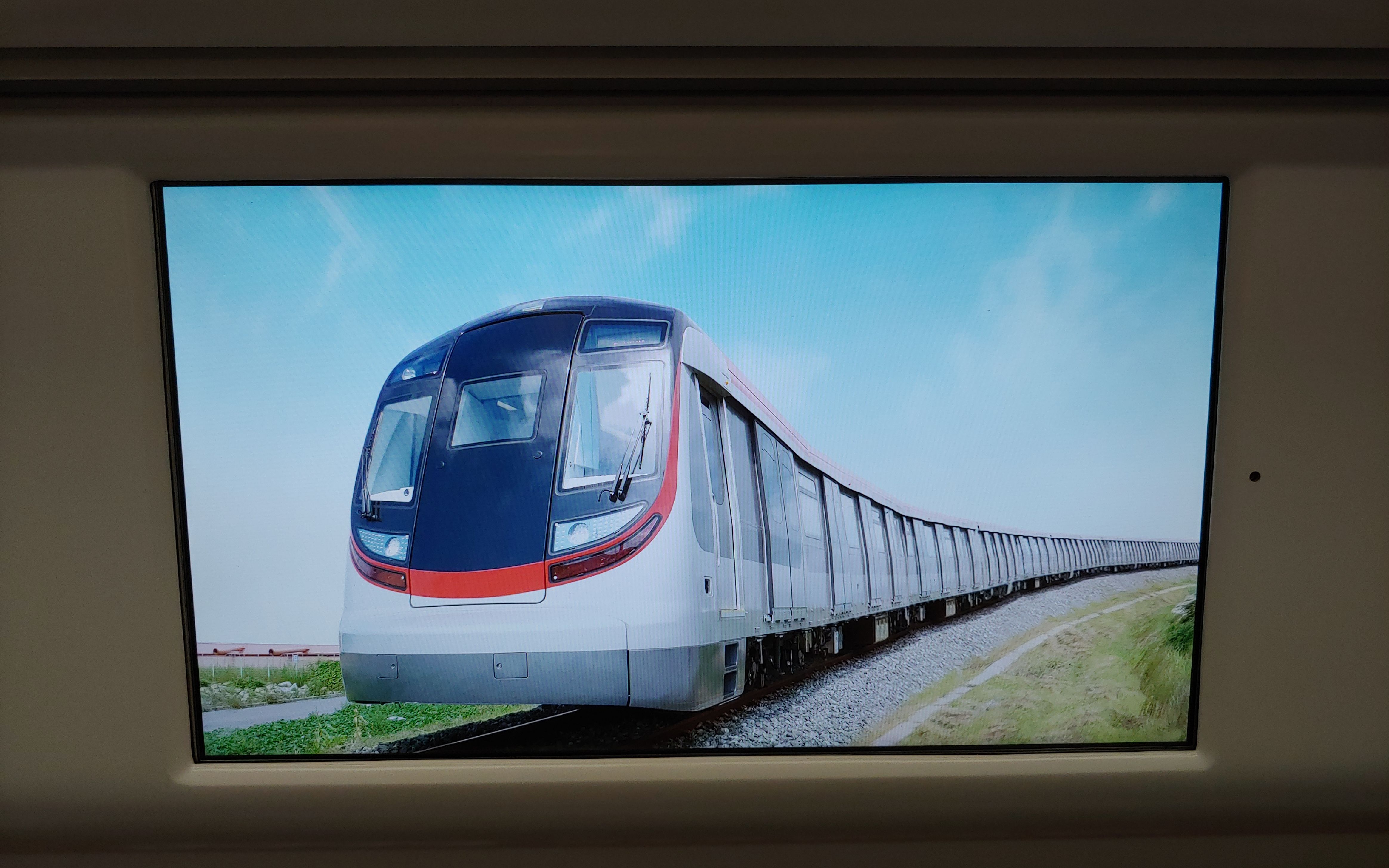 【香港铁路】港铁东铁线r-train大学站进站_哔哩哔哩 (゜-゜)つロ