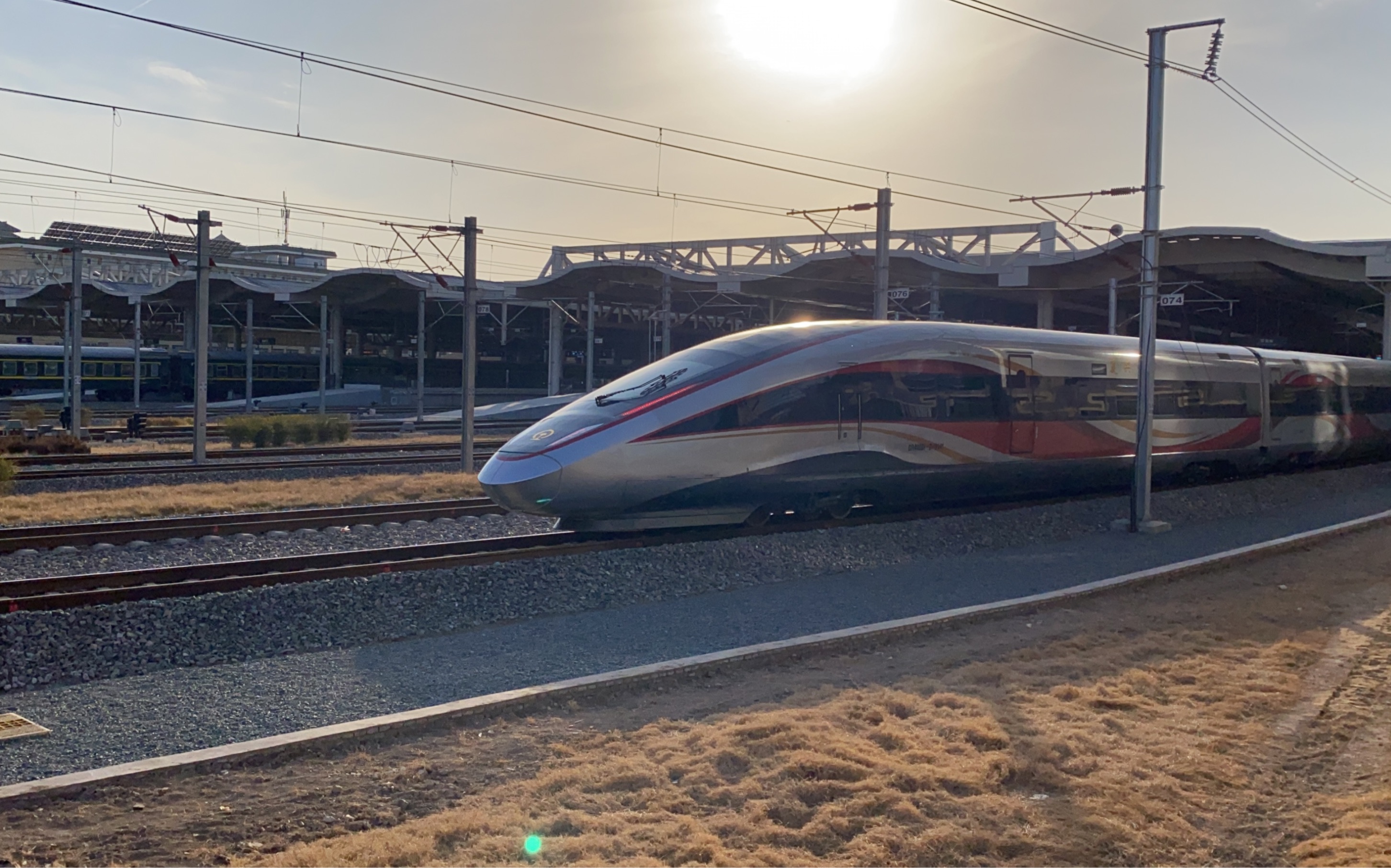 g657次 cr400bf-z重联 西安站16站台进站