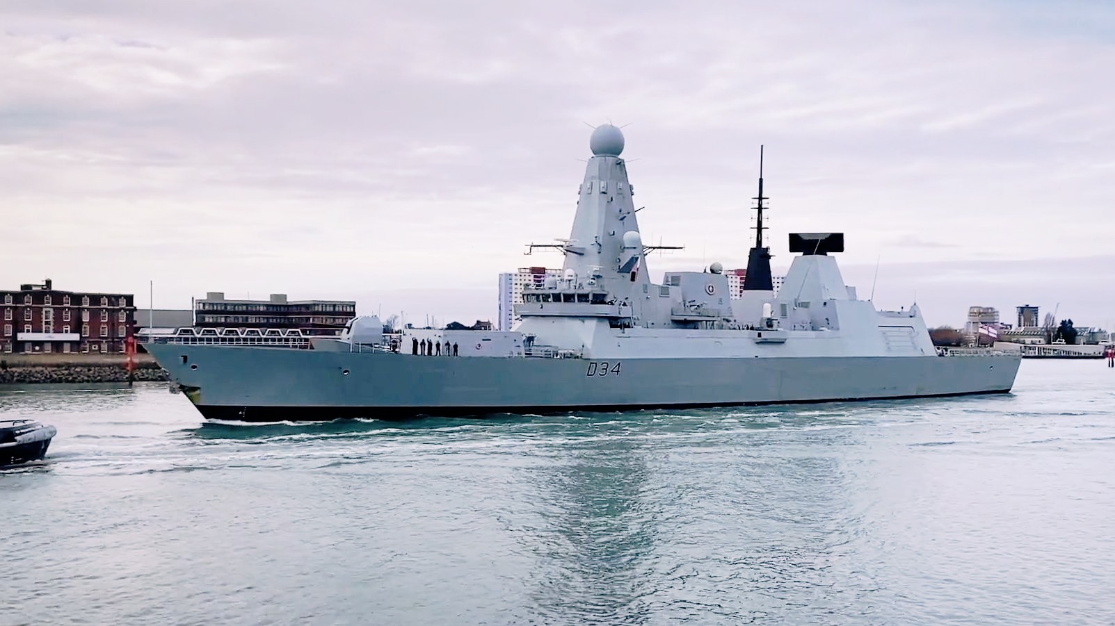 英国皇家海军45型驱逐舰钻石号出港部署到波斯湾! ! !