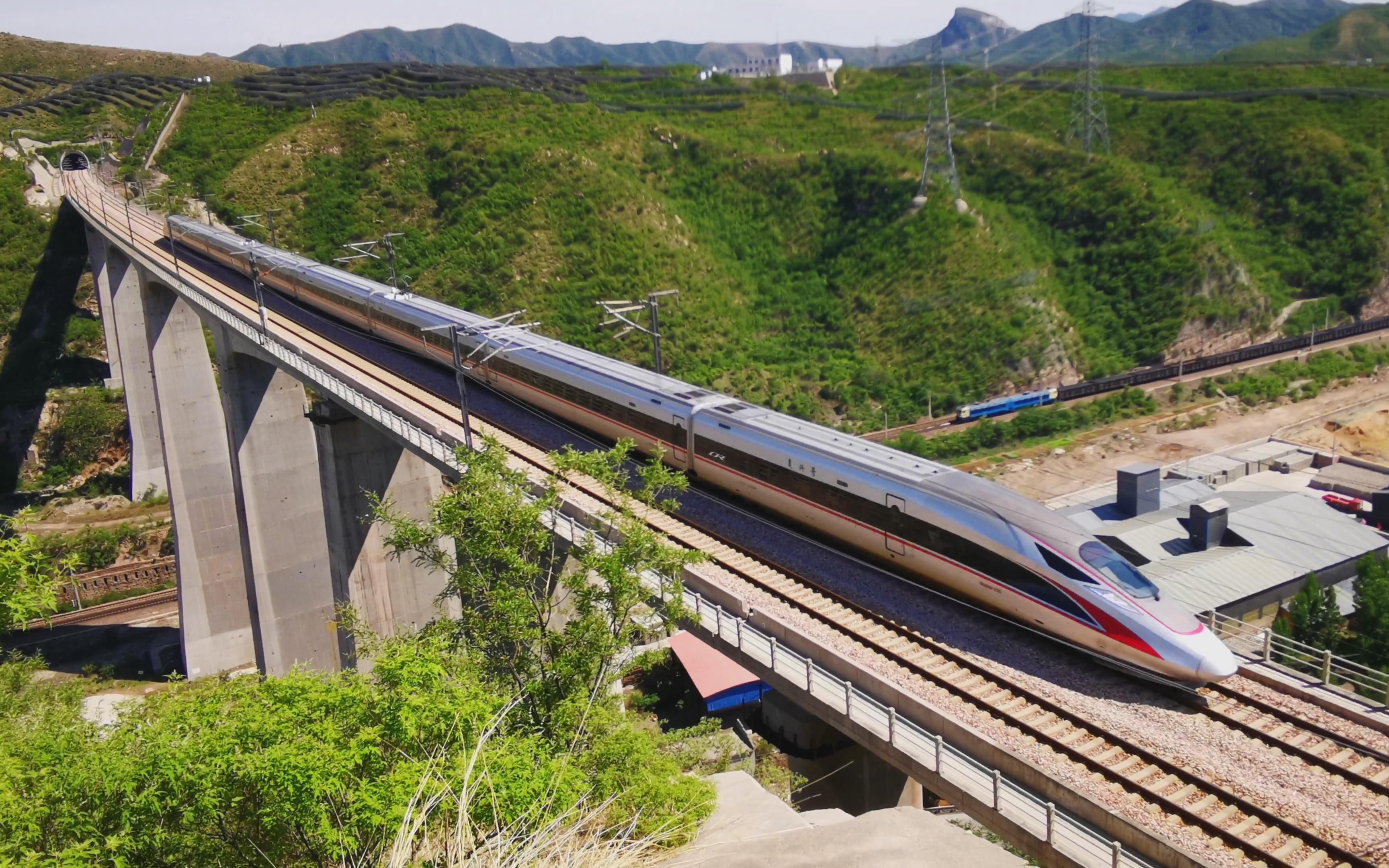 北京西开往太原南最快动车!出太行山隧道过铁路大桥!真唯美!