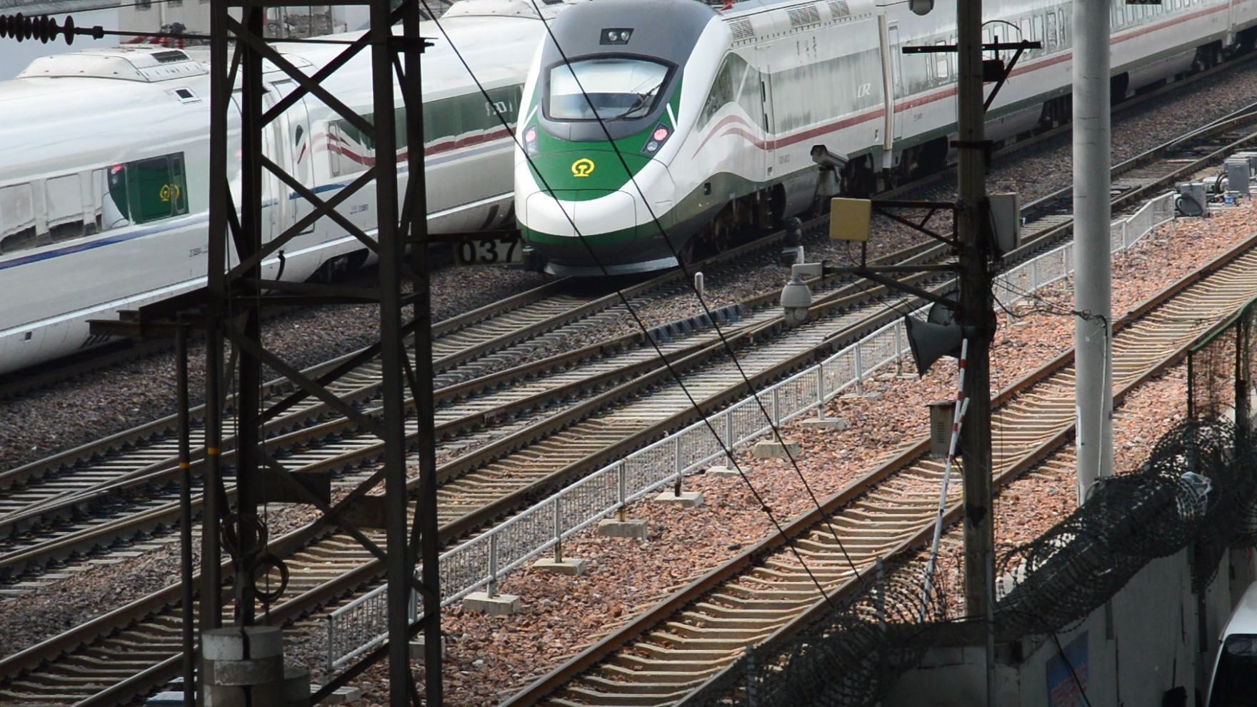 【国铁不日常】暴雨晚点26400余秒的ad钙桶d36次