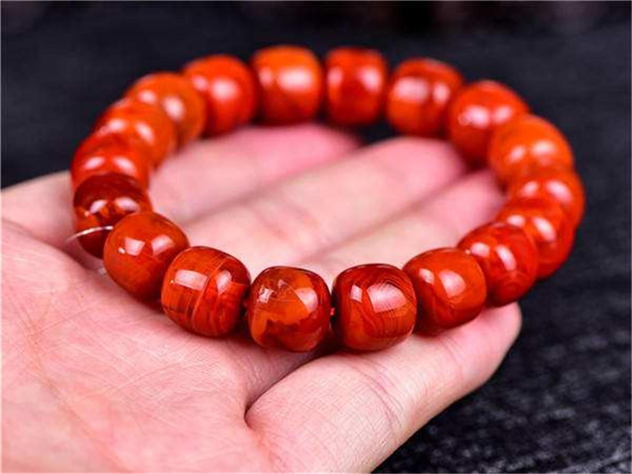 南红买的时候好好的,为什么戴久了就会开裂