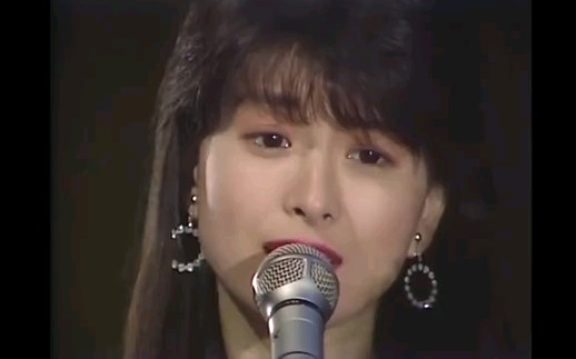 [图]《月半小夜曲》原唱河合奈保子1986年现场版，太美啦！