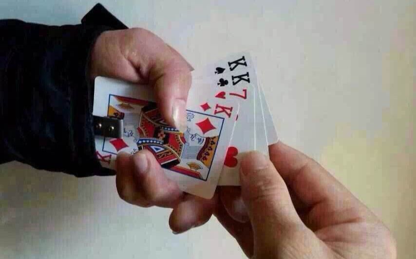 六指魔术教学: 变牌魔术大揭秘, 原来秘密全在这里, 太震撼了!