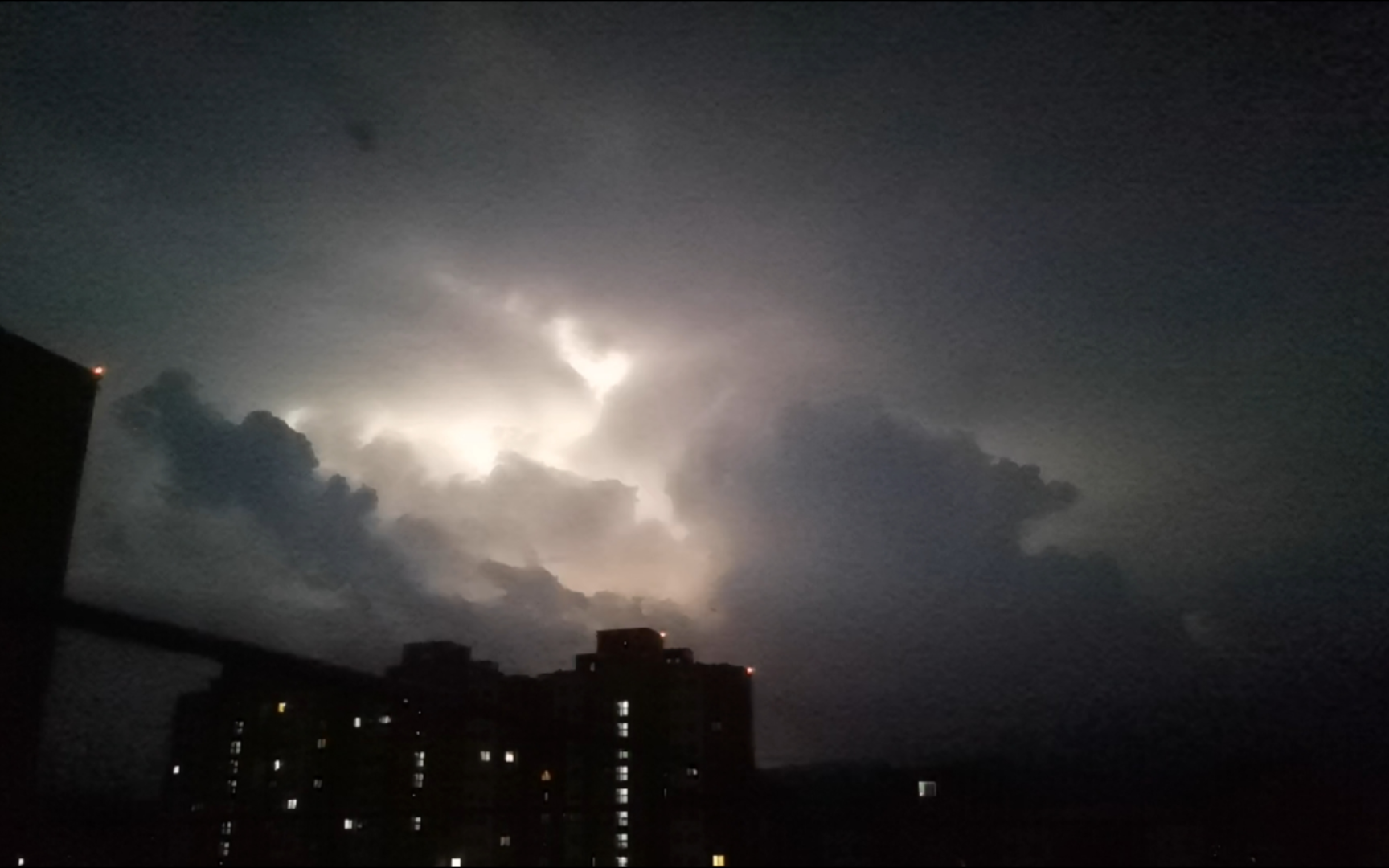 雷声轰鸣 B站