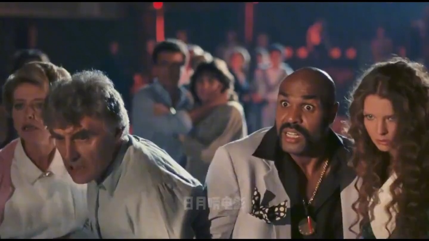 一口气看完经典恐怖电影《群尸屠城》,来自意大利的高分丧尸片