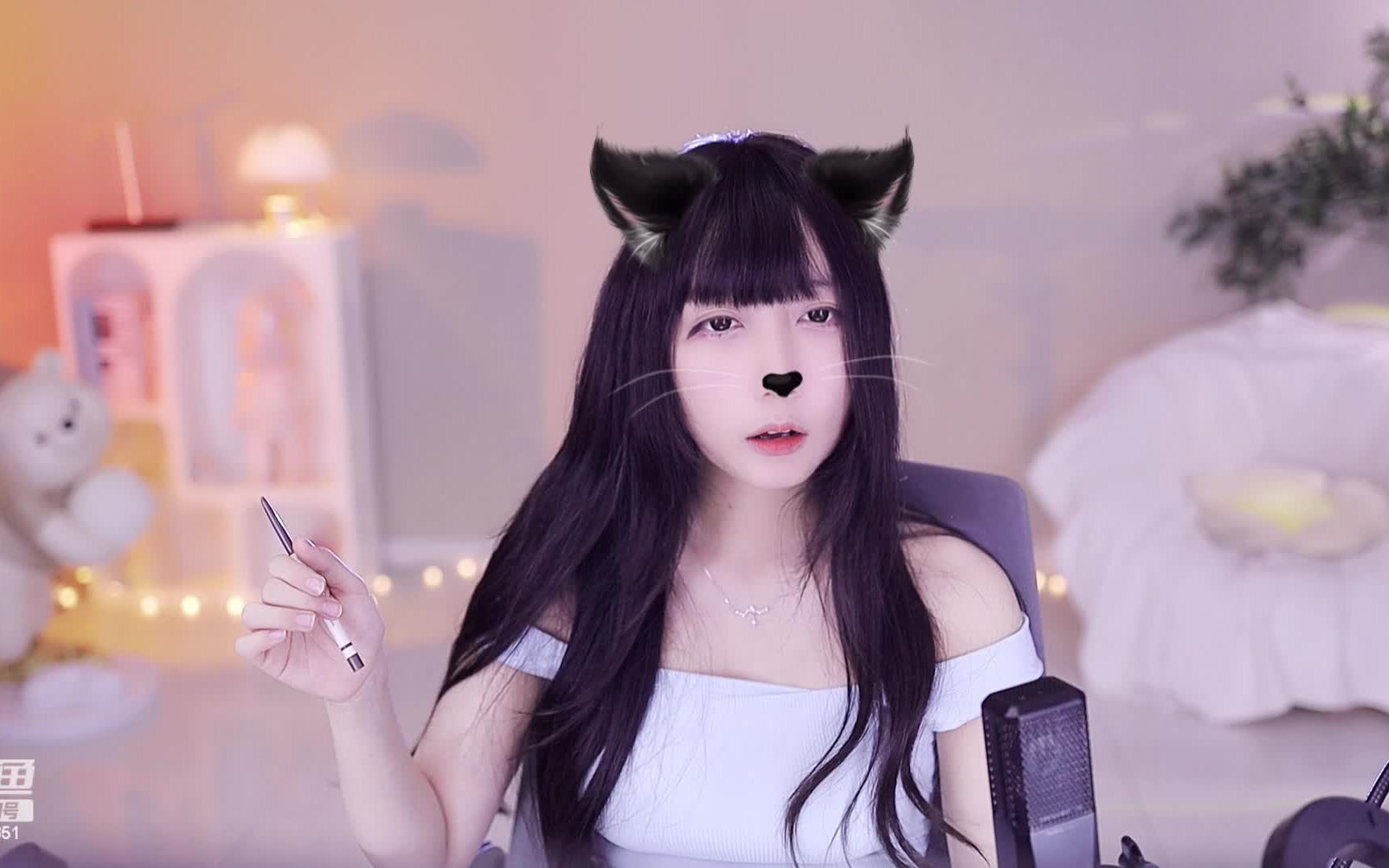 斗鱼卡戴珊嘿一只小河马丰满美女主播6.18直播录像