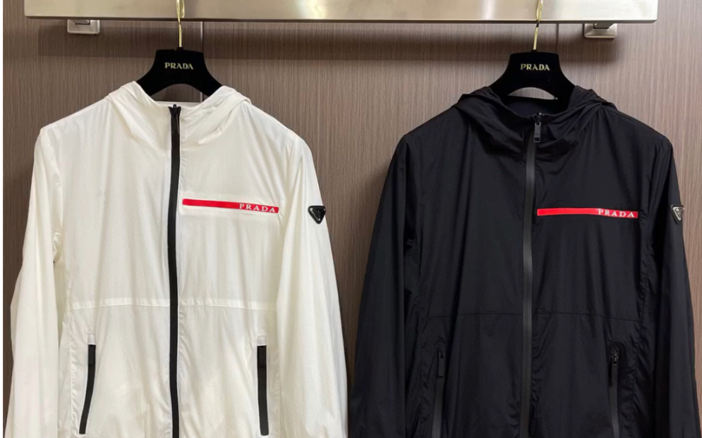 prada普拉达连帽防晒衣双面穿夹克外套