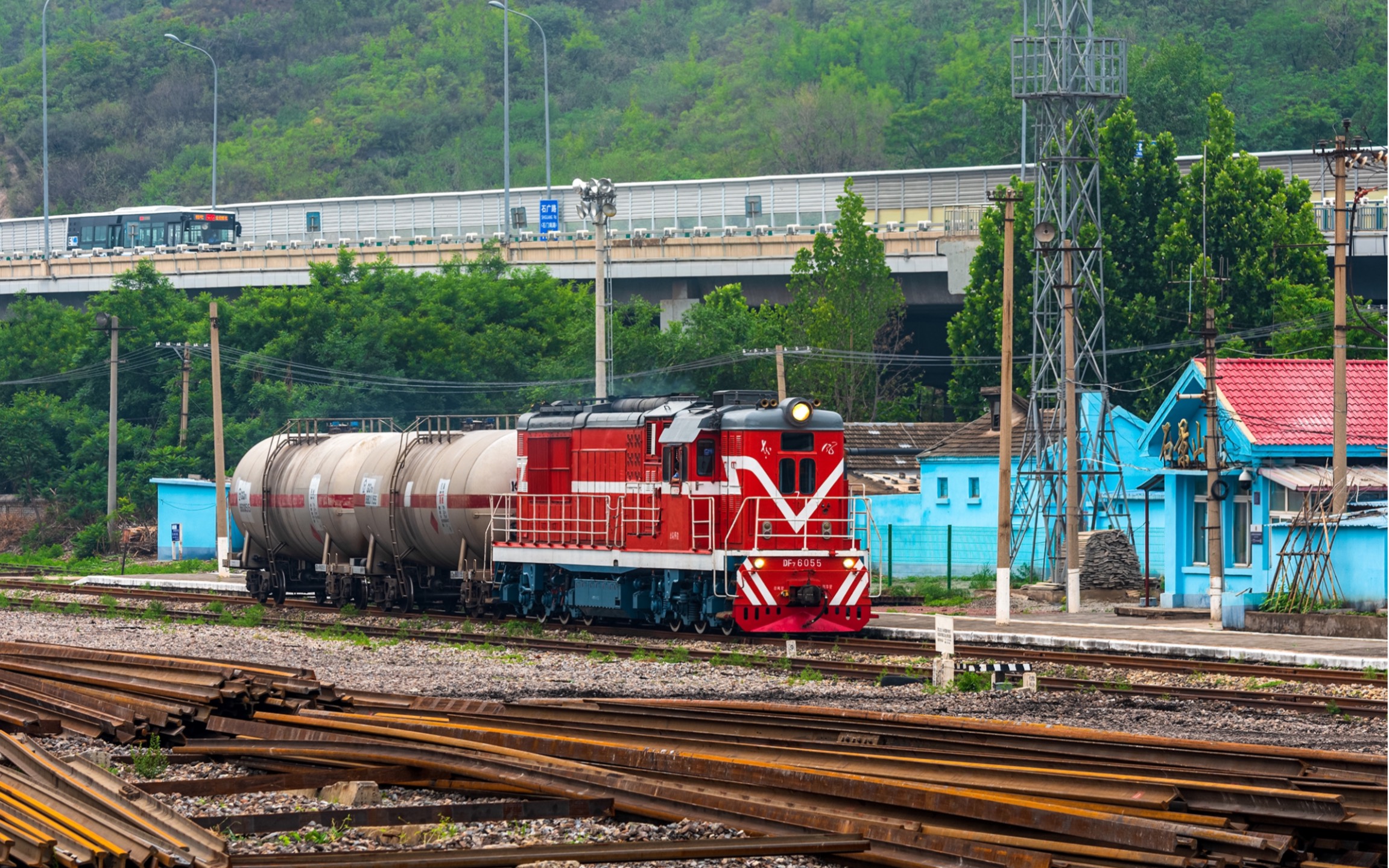 「罕见」京门油罐车(石南～石北～西黄村45783/45976次)三调机一机