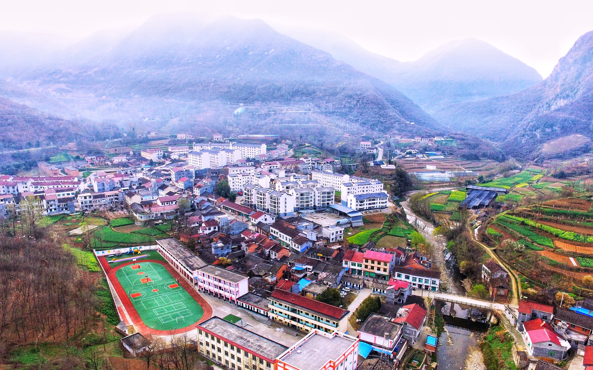 【航拍】61 白勉峡镇,曾经读书上学的小镇