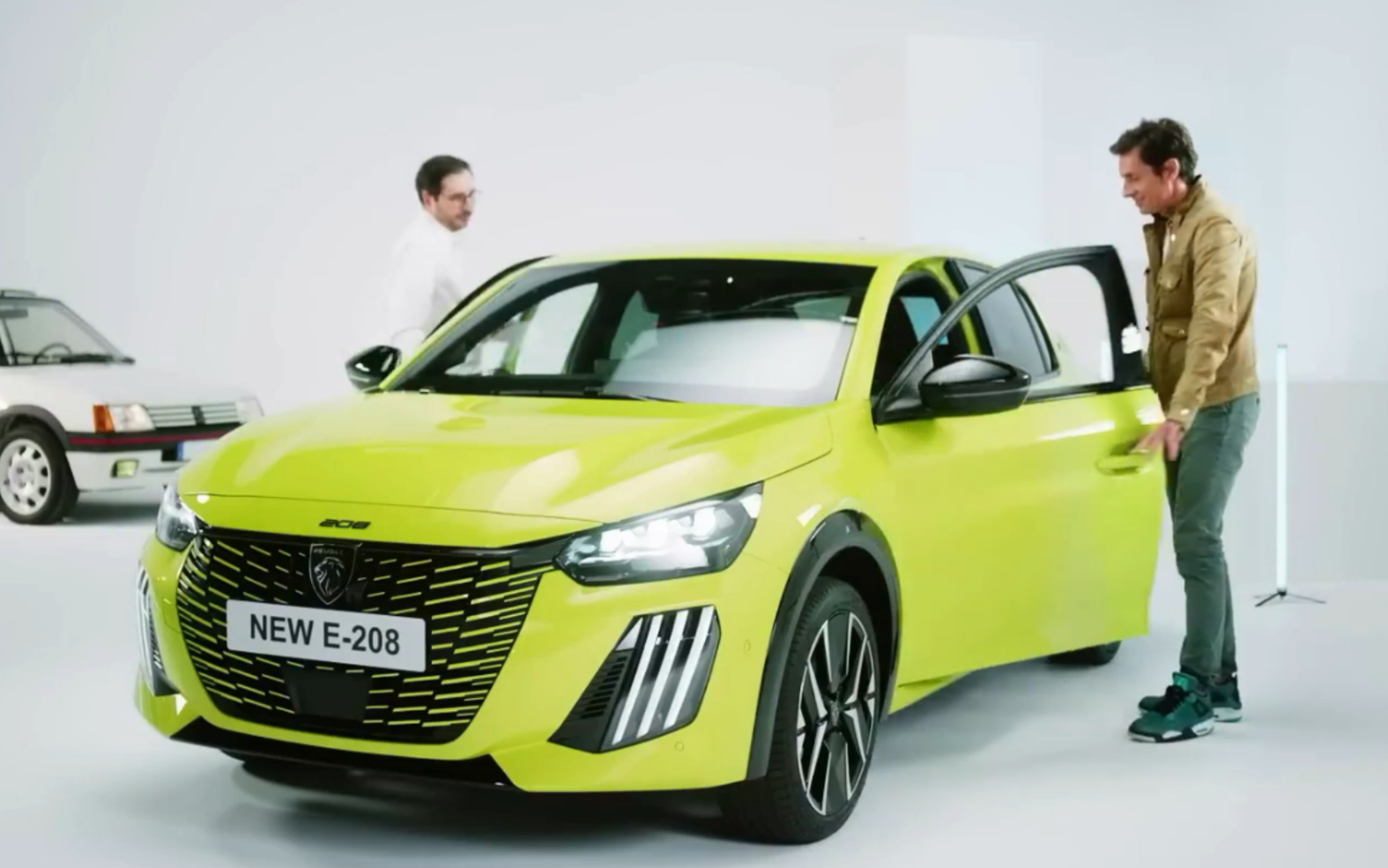 新标致e208实车亮相,这样的外观内饰还有什么可挑剔的