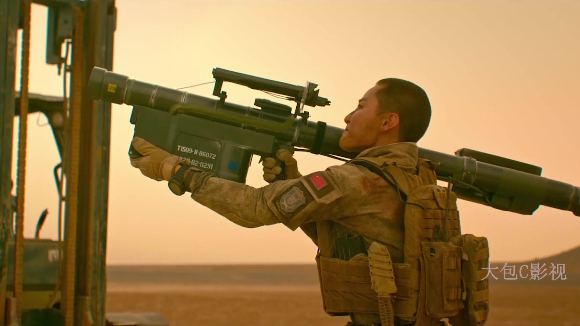 影视:优质的国产电影红海行动,战士们精良的武器装备