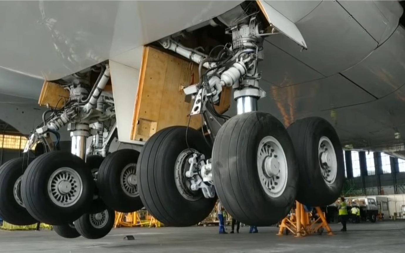 波音747400飞机起落架摆动试验